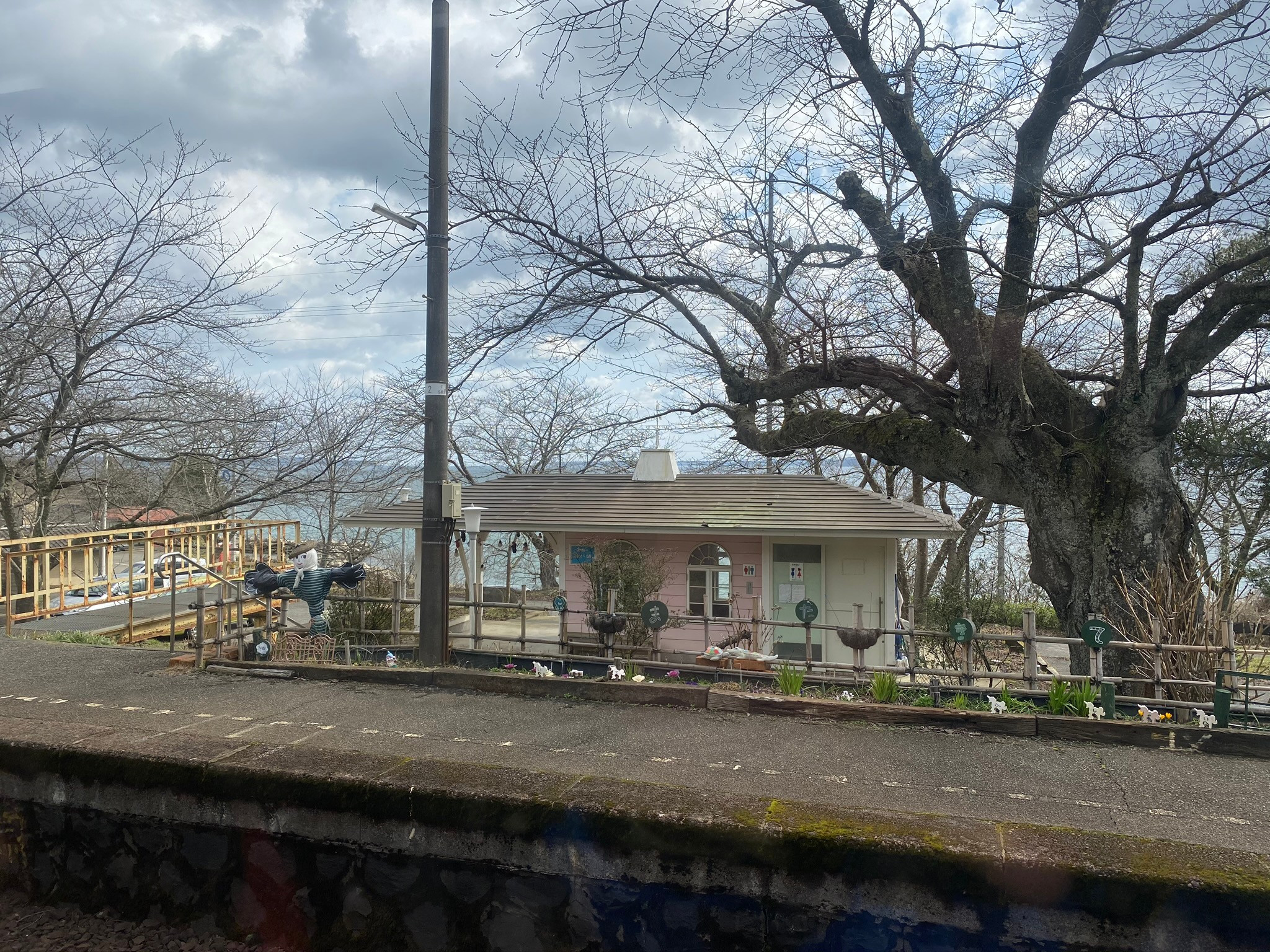 のと鉄道七尾線車窓からの風景